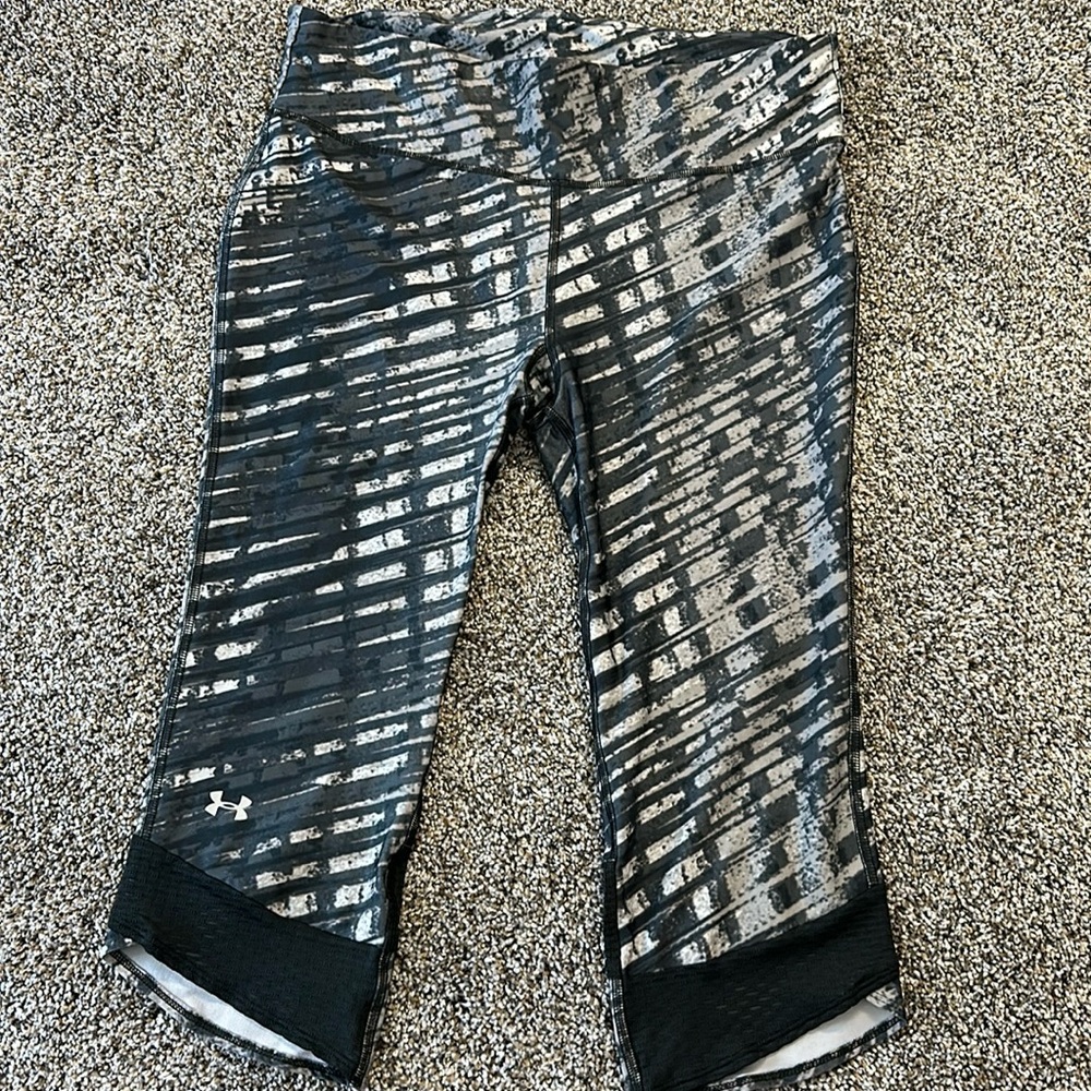 Women’s UA capri size L